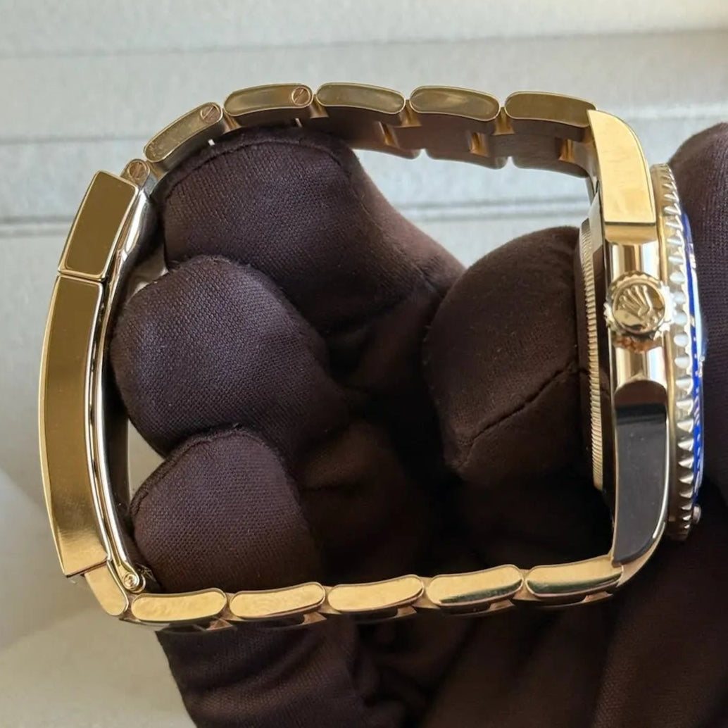 2022 Submariner Date ‘Bluesy’ / 18k Yellow Gold / Mint Condition Just Watch It