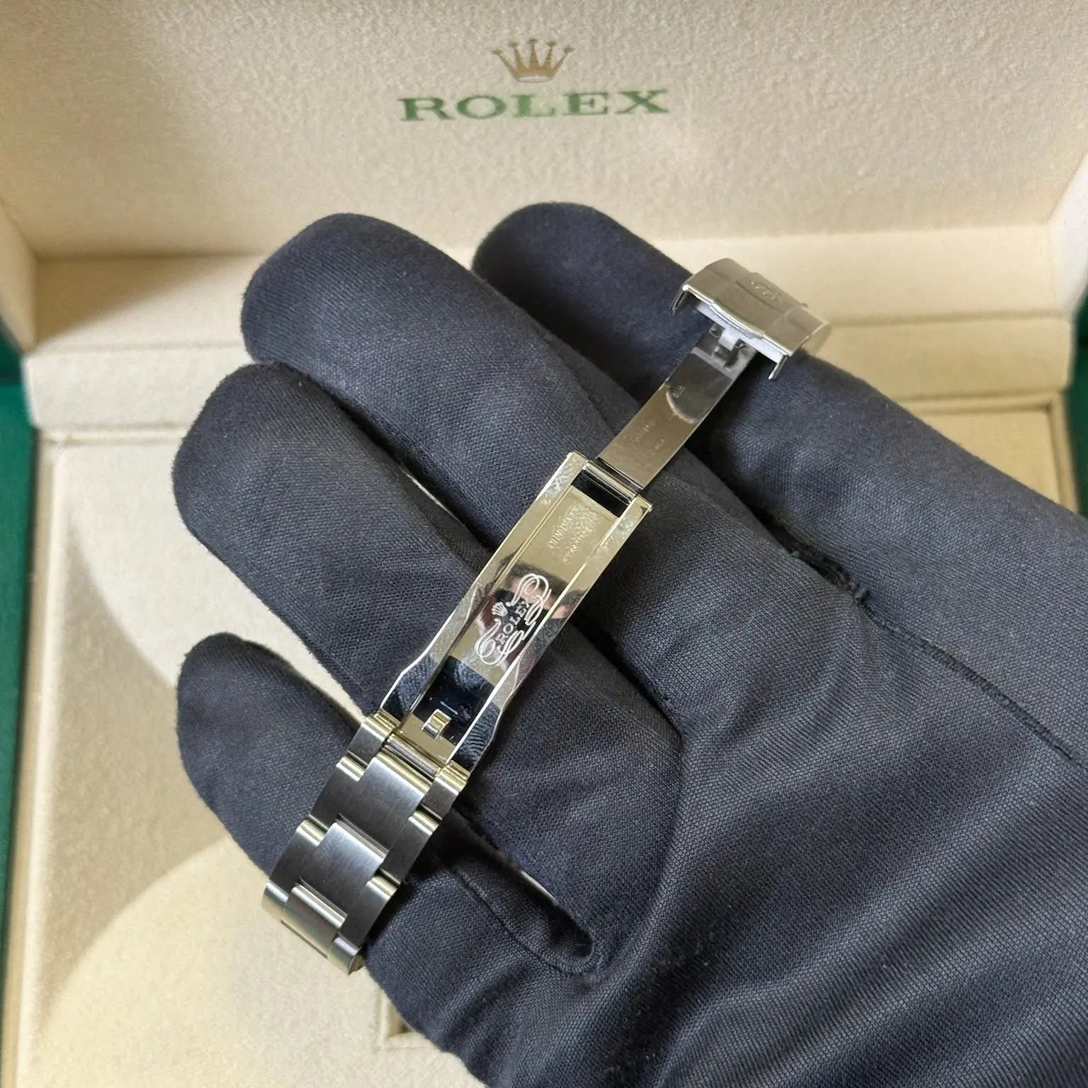 2024 Rolex Oyster Perpetual 31 Tiffany Blue Dial / 227200 / Steel / Like New / Box & Papers Just Watch It