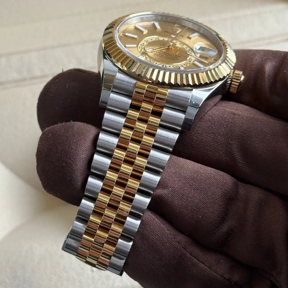 2023 Rolex Sky-Dweller 42 Champagne Dial / 326933 / Two Tone Yellow Gold / 42mm / Brand New & Unworn - Just Watch It