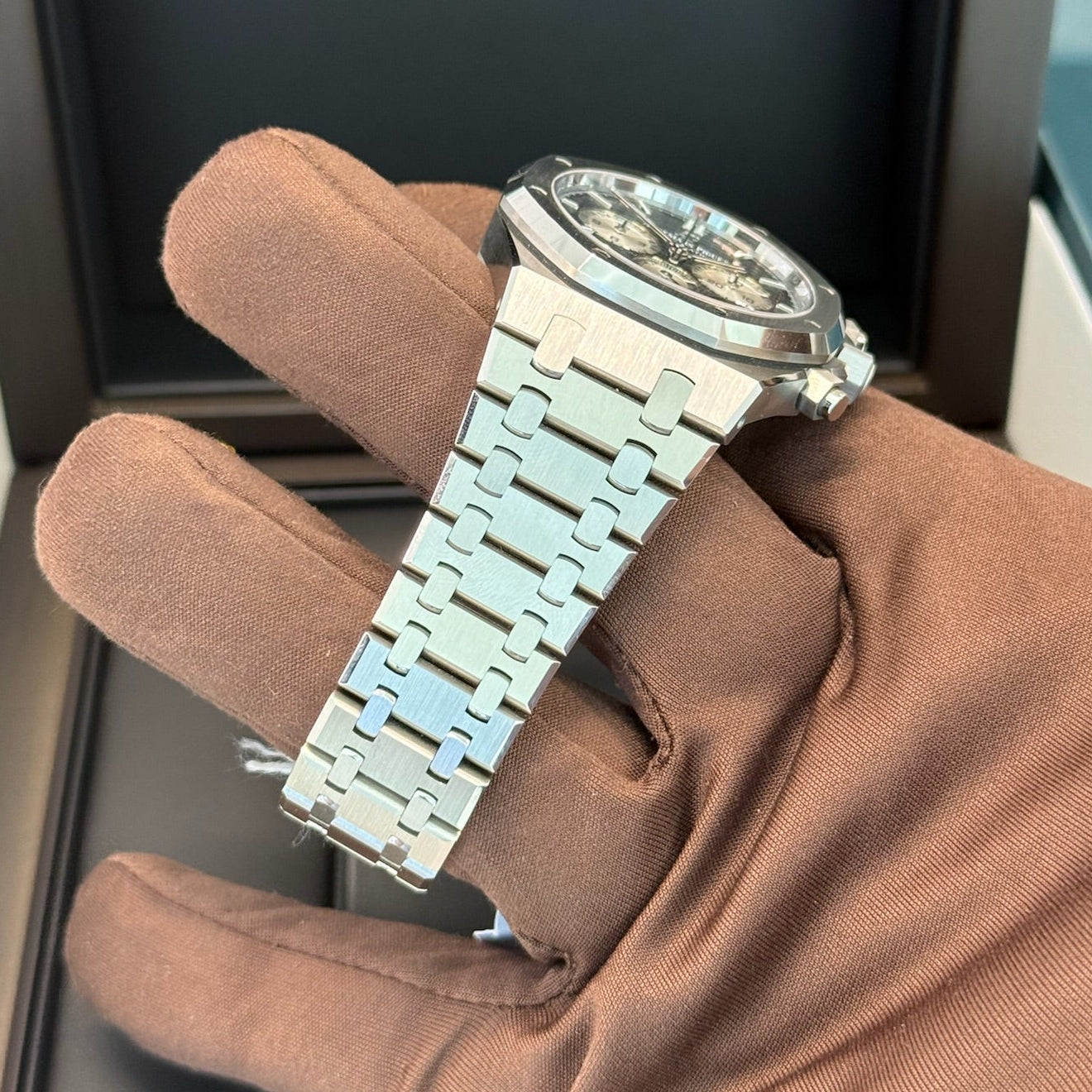 2021 Audemars Piguet Royal Oak Chronograph Black Dial 26331ST / 41mm / Stainless Steel / Mint Condition / Box & Papers Just Watch It