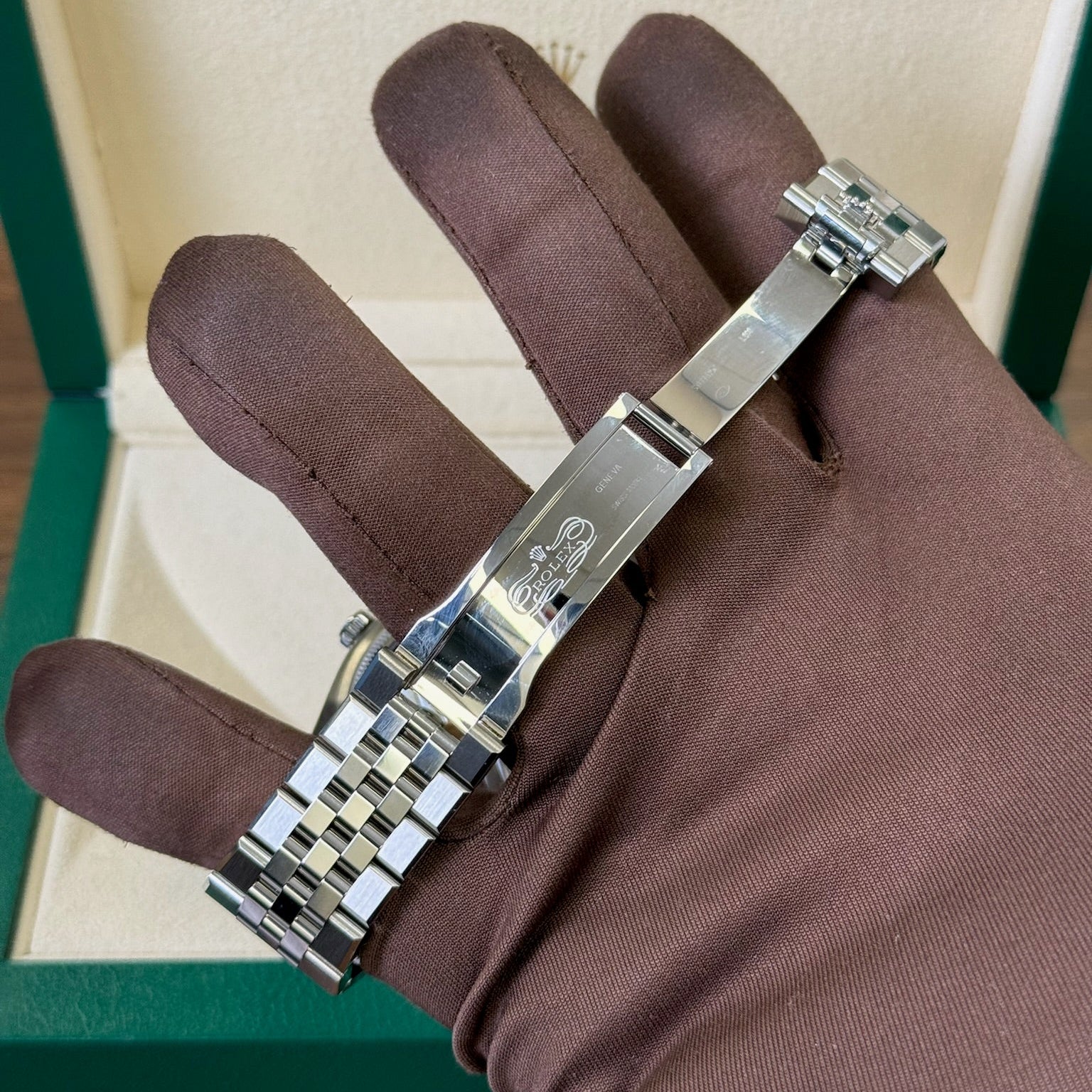2025 Rolex Land Dweller 40 White Dial / 127334 / Steel / Brand New & Unworn / Box & Papers Just Watch It
