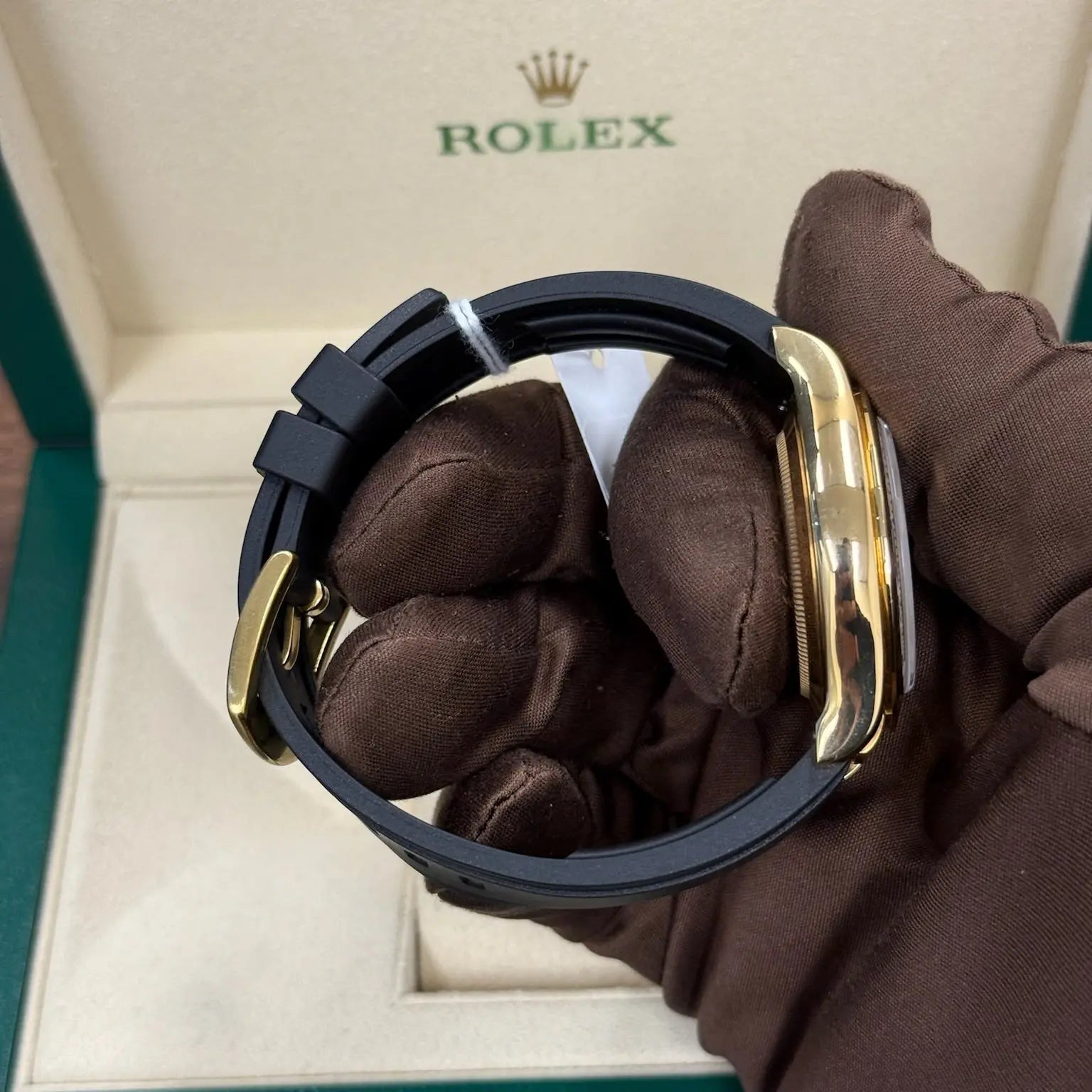 2001 Rolex Cosmograph Daytona Black Diamond Dial / 116518 / Yellow Gold on Rubber Strap / Mint Condition / Box & Papers Just Watch It