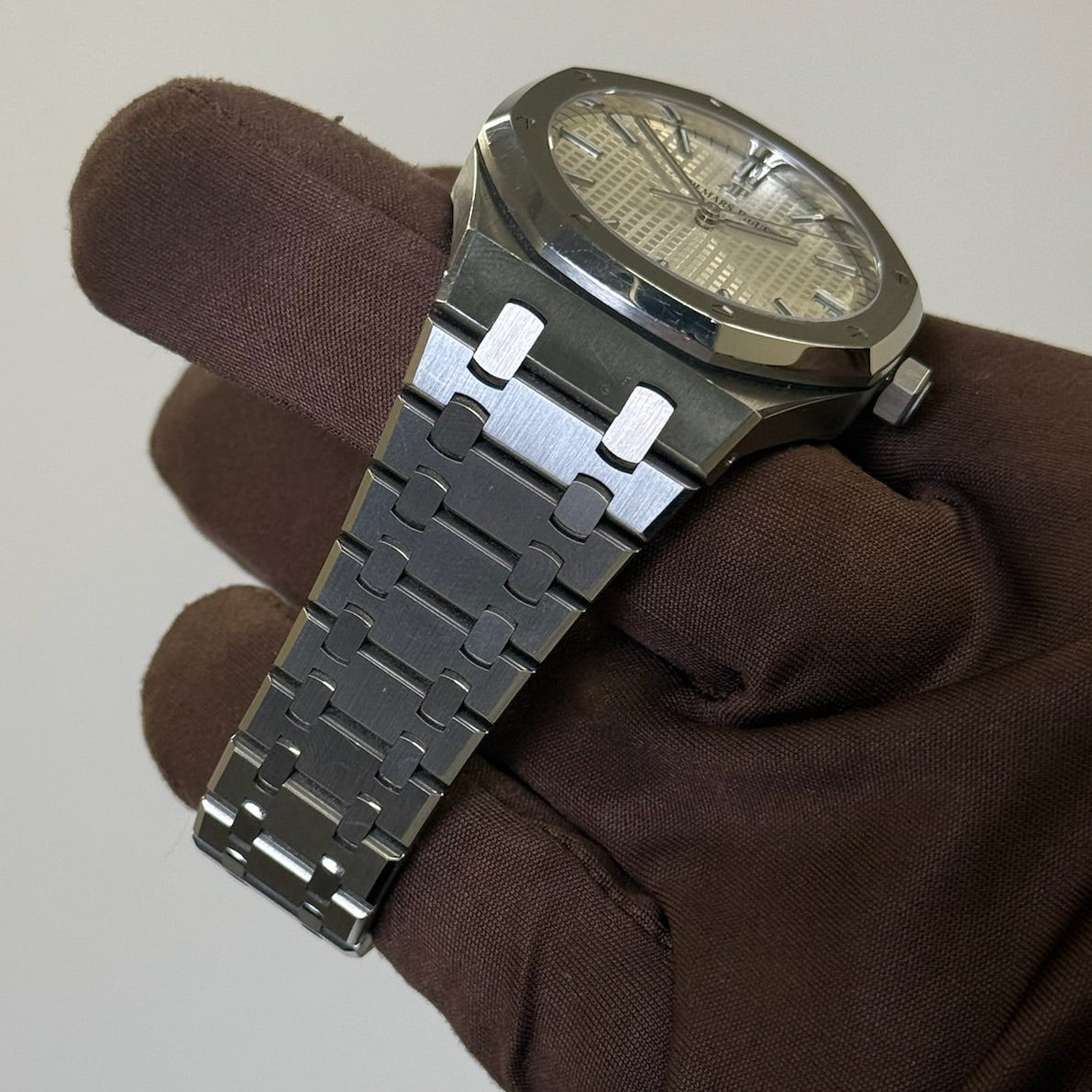 2021 Audemars Piguet Royal Oak White Dial / 15500ST / Steel / Mint Condition / Box & Papers Just Watch It