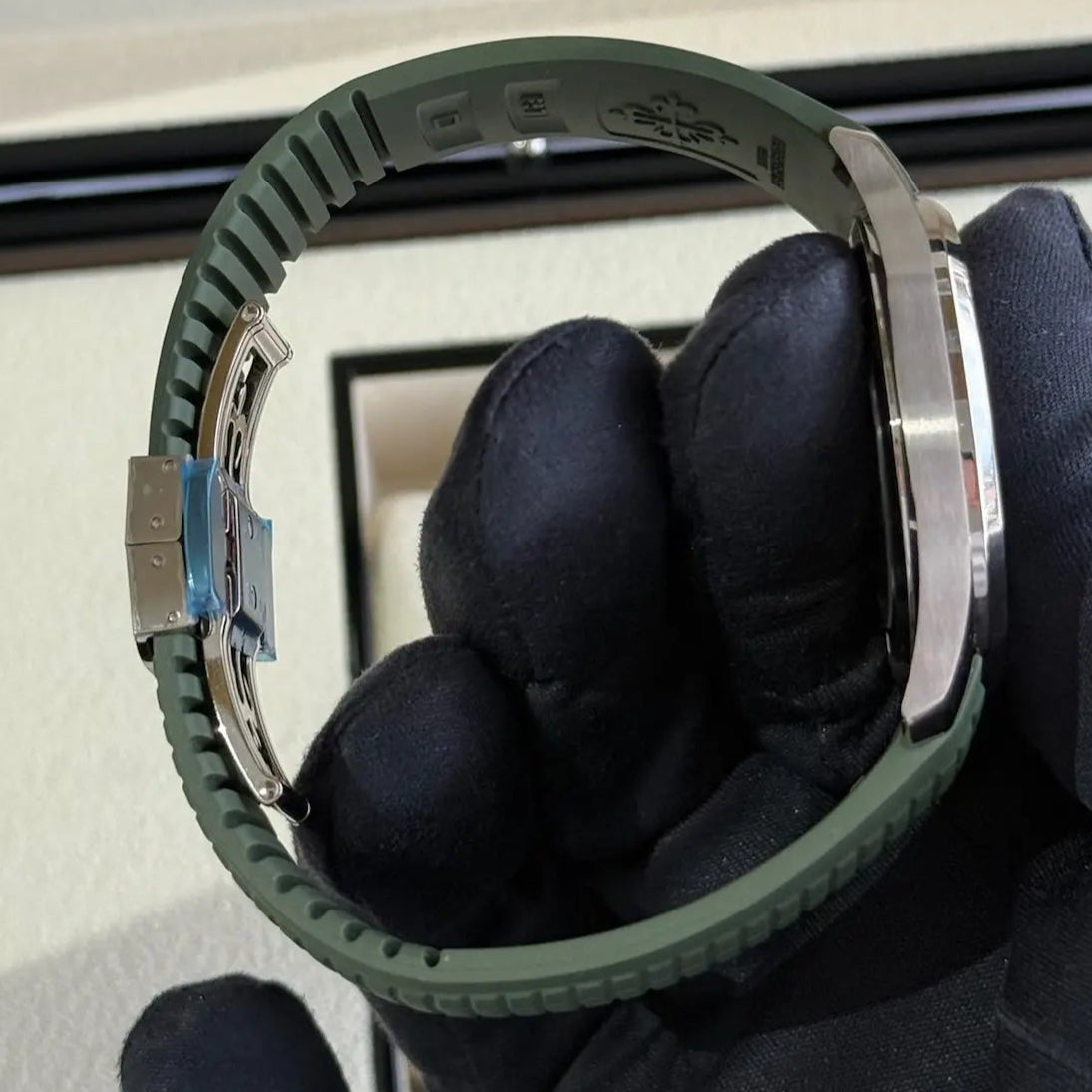 2025 Patek Philippe Aquanaut Green / 5168G-010 / White Gold on Green Rubber Strap / 42.2 mm / Brand New & Unworn - Just Watch It
