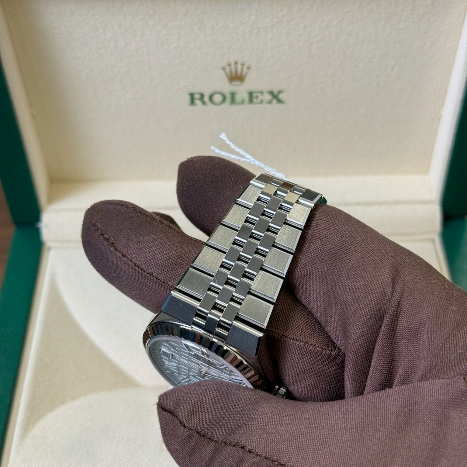 2025 Rolex Land Dweller 40 White Dial / 127334 / Steel / Brand New & Unworn / Box & Papers Just Watch It