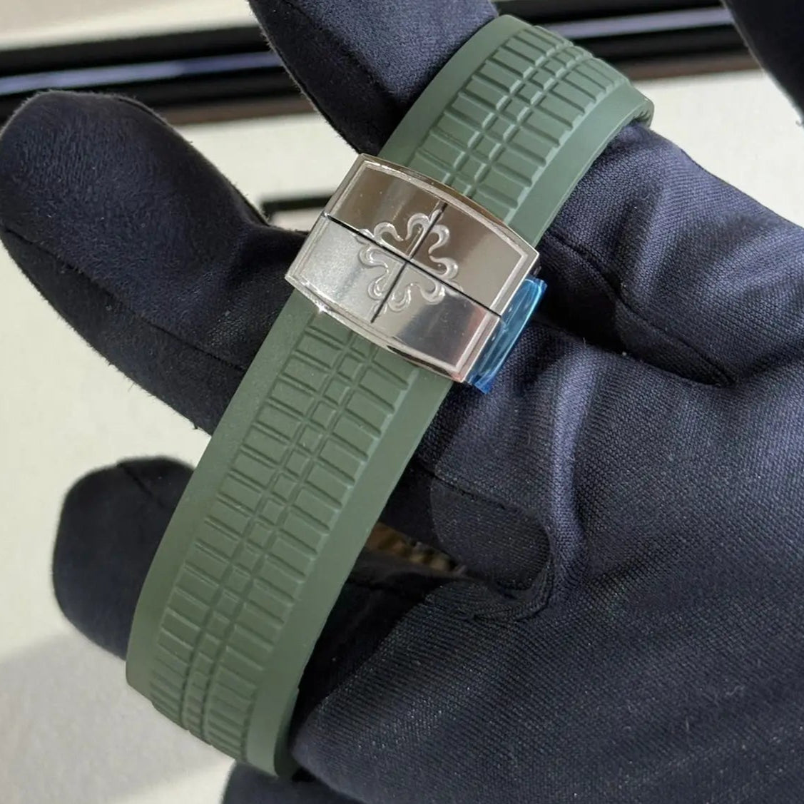 2025 Patek Philippe Aquanaut Green / 5168G-010 / White Gold on Green Rubber Strap / 42.2 mm / Brand New & Unworn - Just Watch It