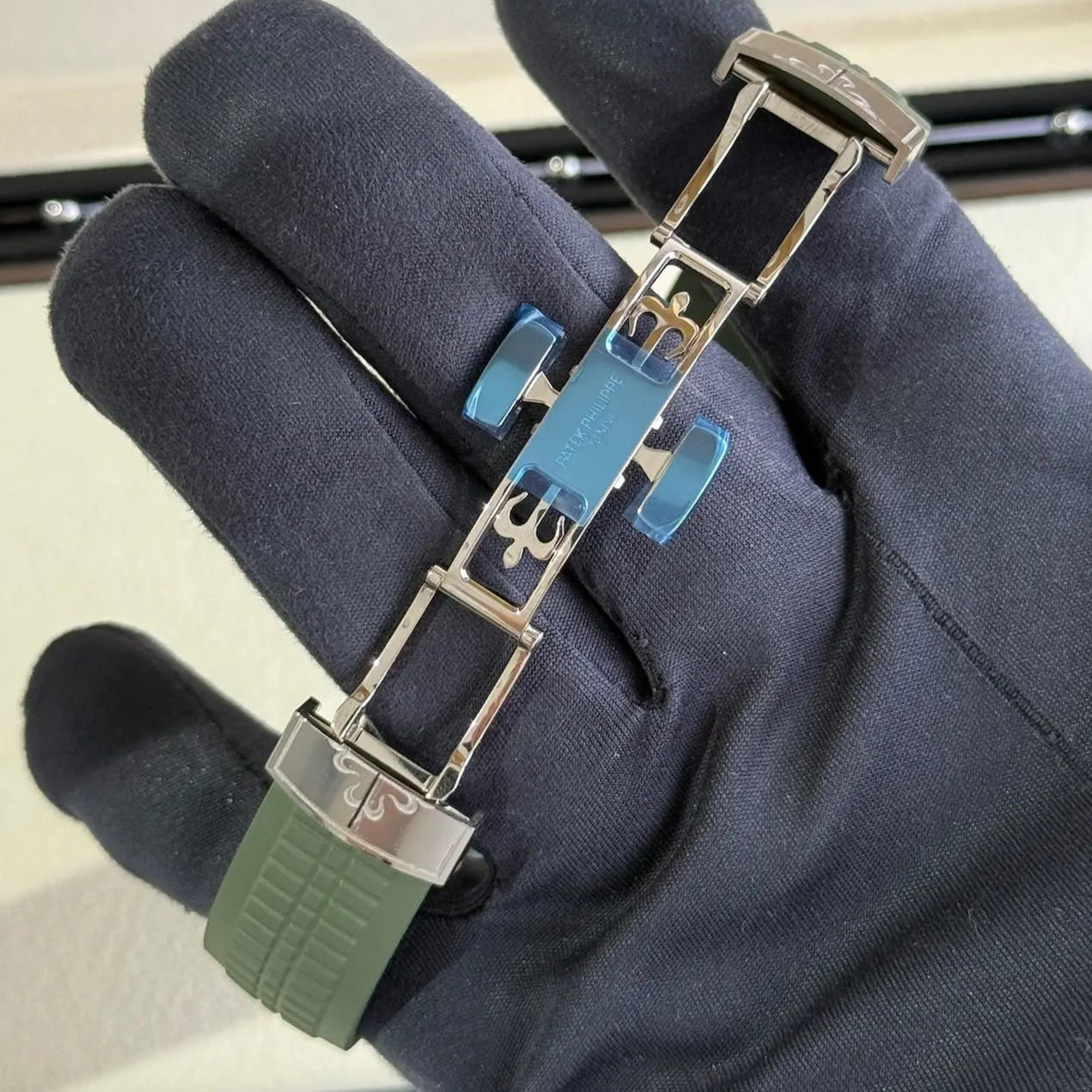 2025 Patek Philippe Aquanaut Green / 5168G-010 / White Gold on Green Rubber Strap / 42.2 mm / Brand New & Unworn - Just Watch It