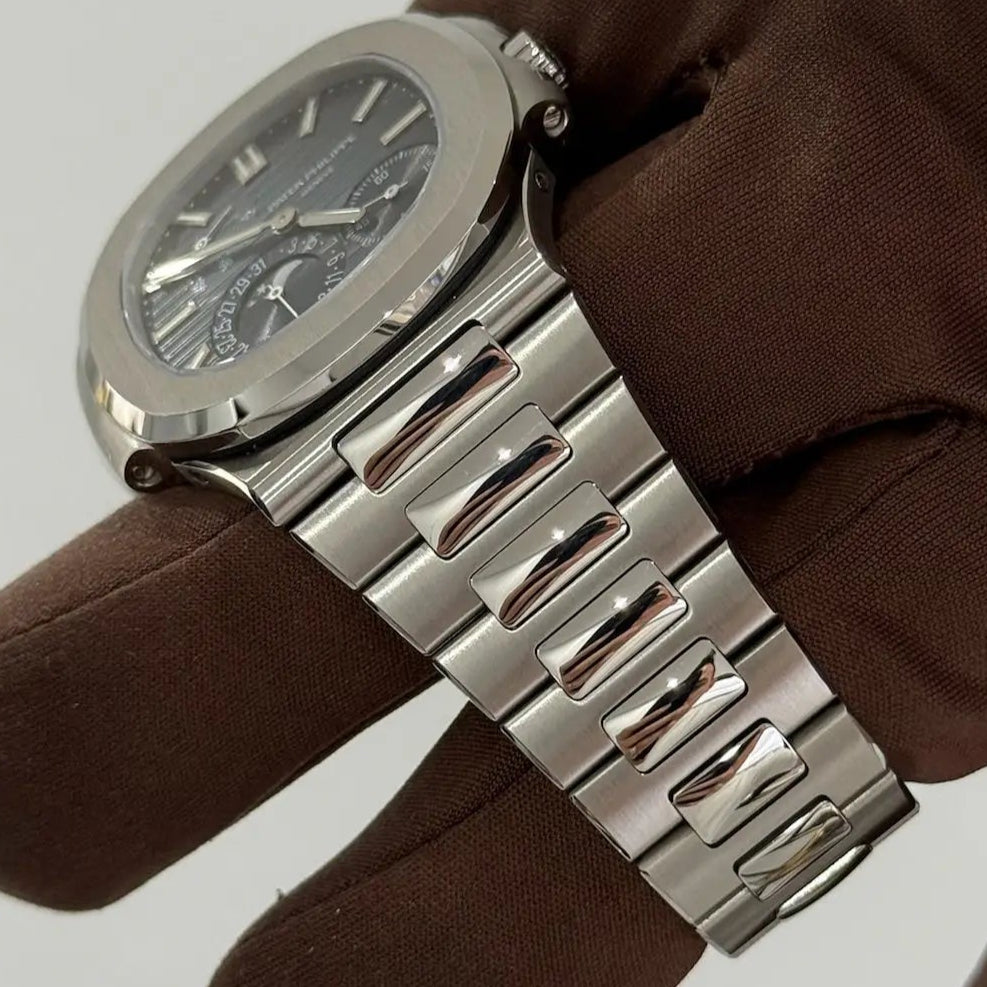 2018 Patek Philippe Nautilus Blue Dial / 5712/1A-001 / Steel / Mint Condition - Just Watch It