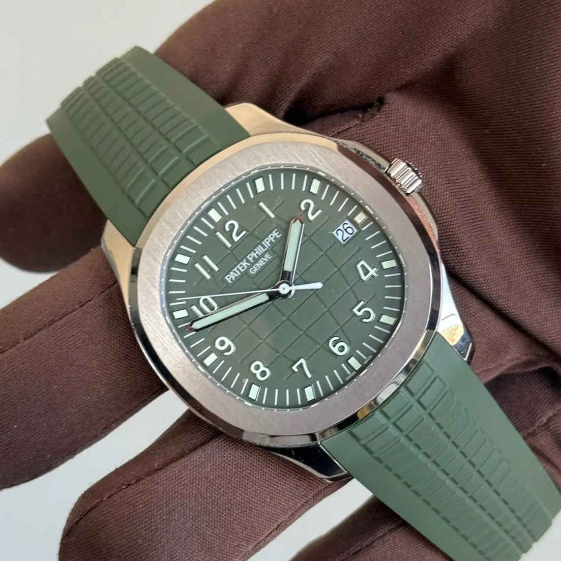 2024 Patek Philippe Aquanaut 5168G Green Dial / Green Rubber Strap / Like New