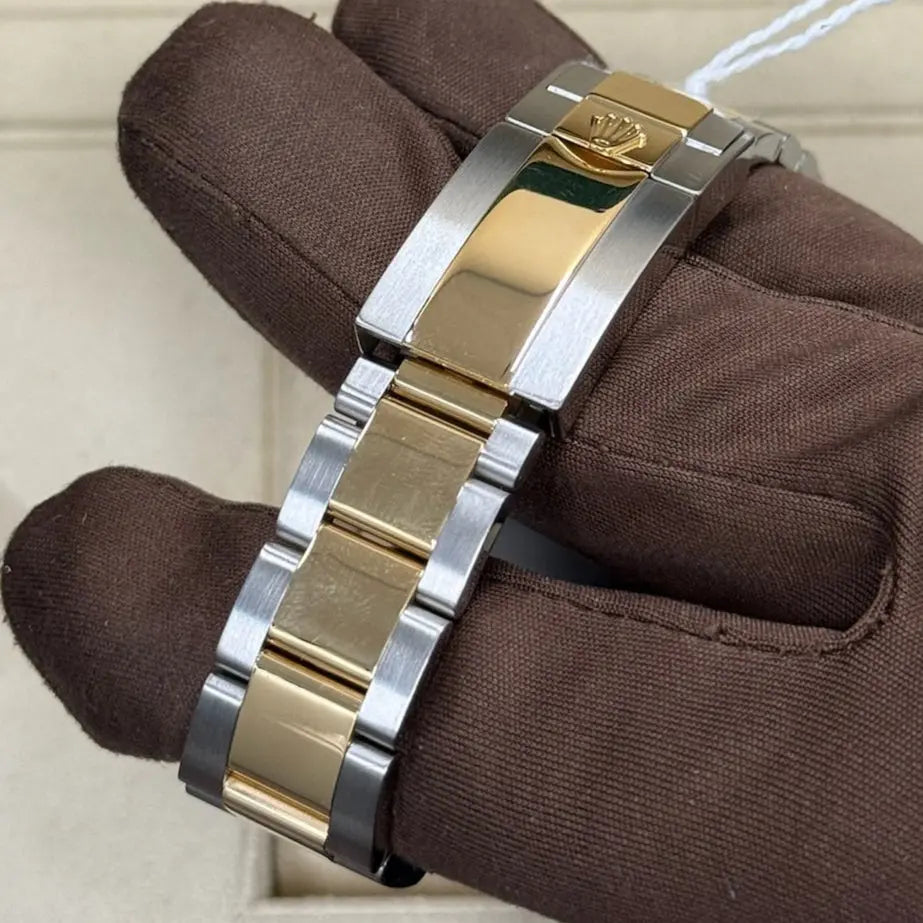 2016 GMT Master II ‘Green Arrow’ / 116713LN / Yellow Gold & Steel / Mint Condition / Box & Papers Just Watch It