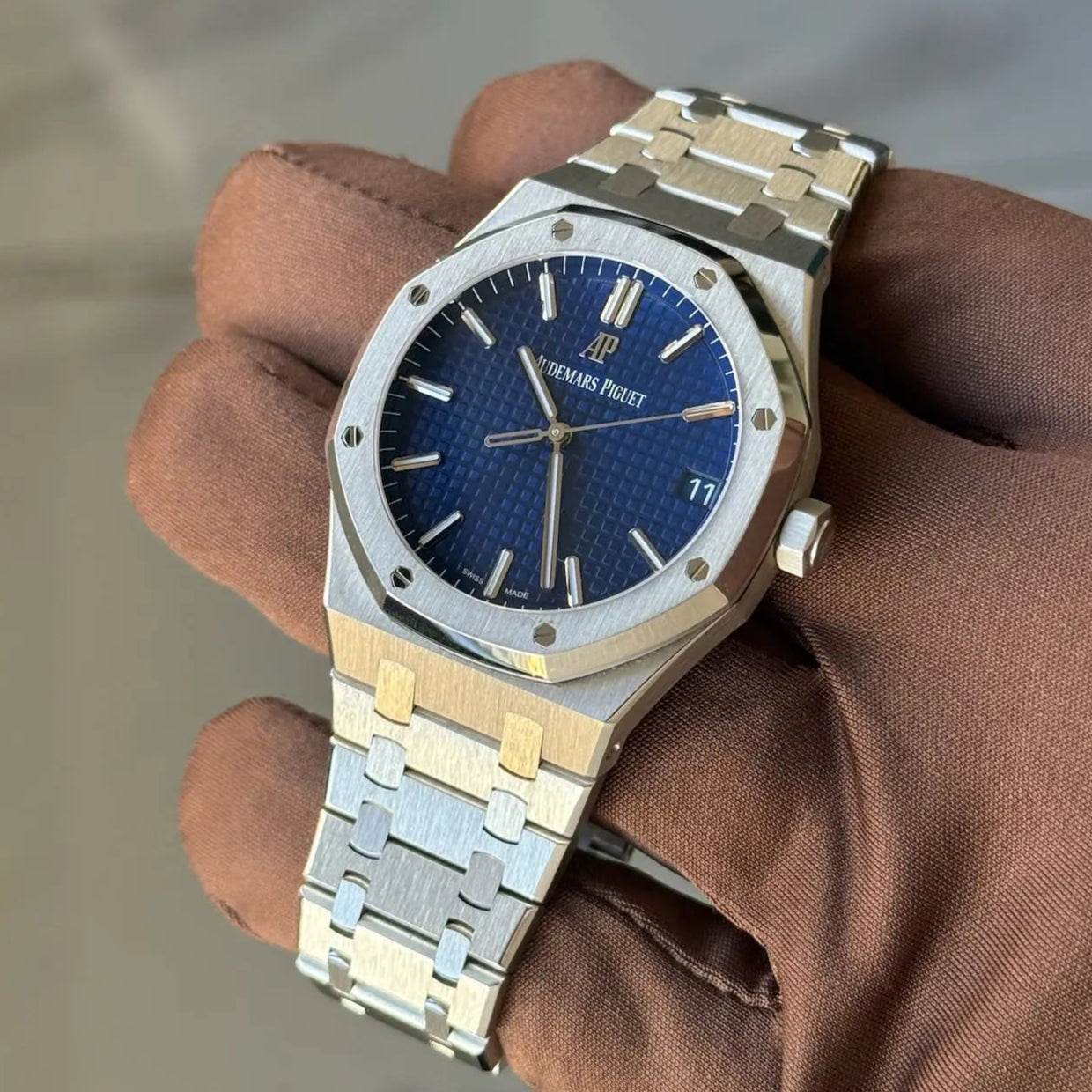 2021 AP Royal Oak Blue Dial Japan Limited Edition 1 of 300 / White Gold / Like New Just Watch It
