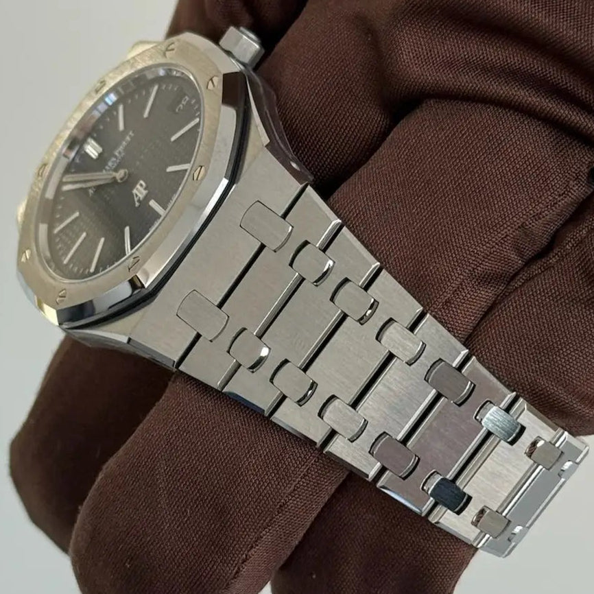 2025 AP Royal Oak / 16202ST Jumbo Blue Dial / 39mm / Steel / Brand New & Unworn Just Watch It