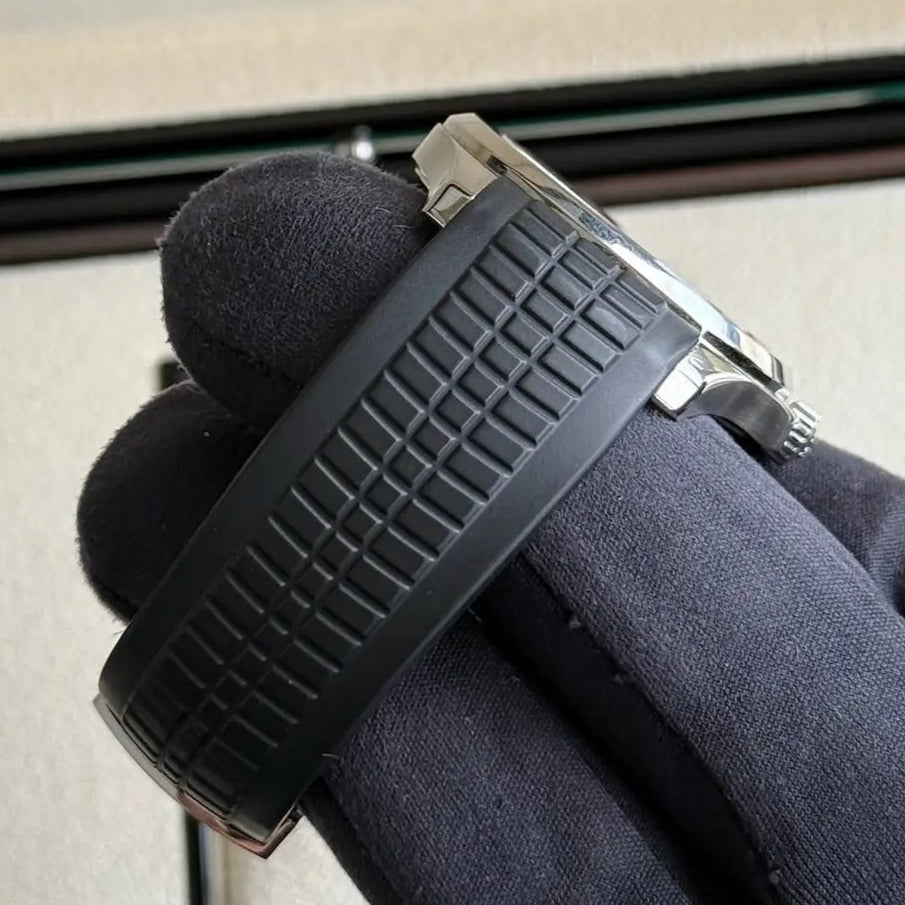 2020 Patek Philippe Aquanaut Black Dial / 5167a / Steel on Rubber Strap / 40mm / Mint Condition - Just Watch It