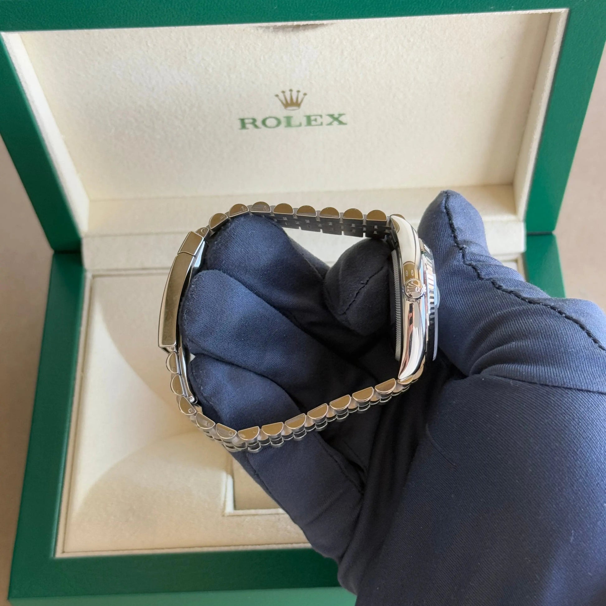 2025 Rolex Datejust 36 Mother of Pearl with Diamond Dial 126234 / Stainless Steel / Brand New & Unworn - Justwatchit