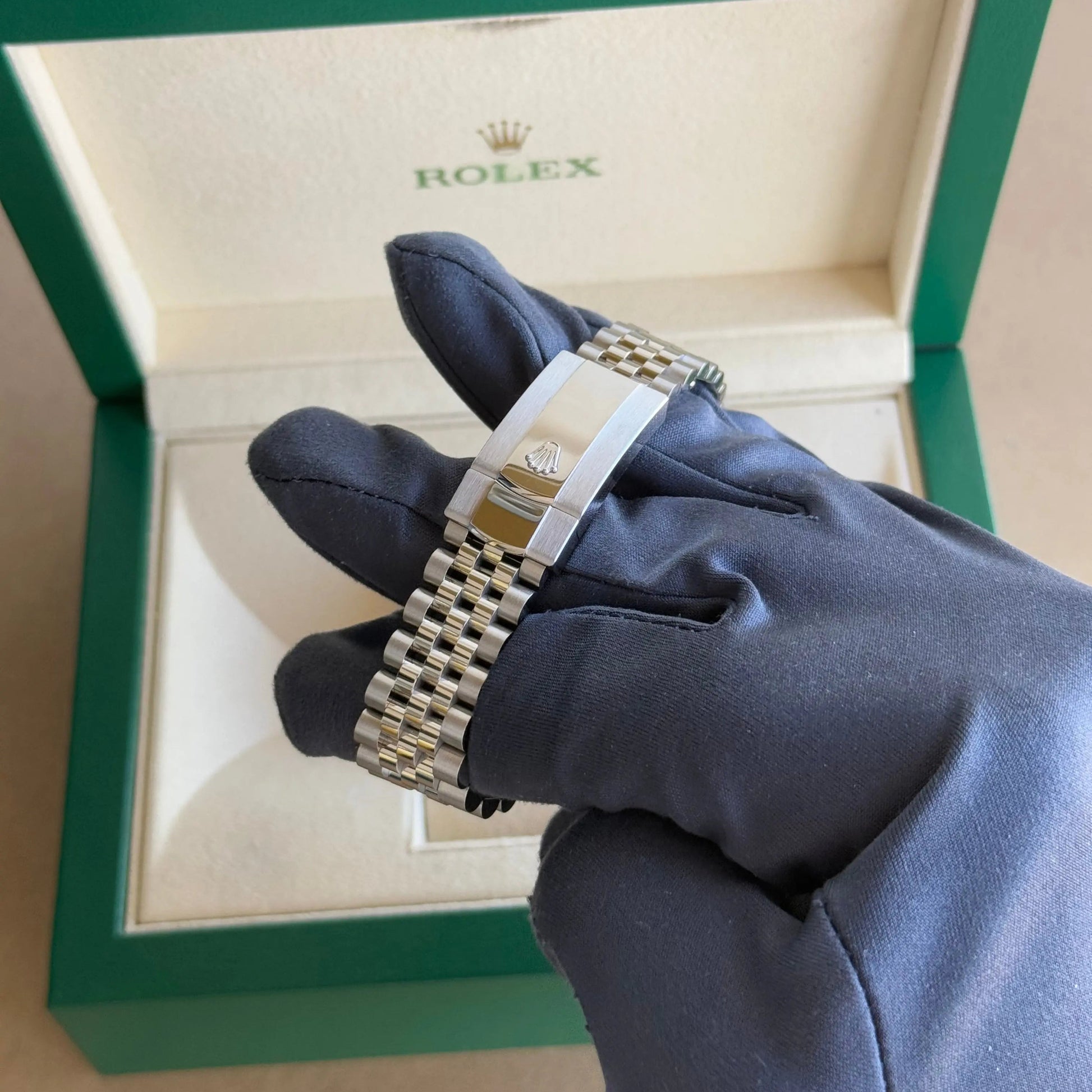 2025 Rolex Datejust 36 Mother of Pearl with Diamond Dial 126234 / Stainless Steel / Brand New & Unworn - Justwatchit