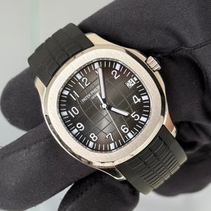 2020 Patek Philippe Aquanaut Black Dial / 5167a / Steel on Rubber Strap / 40mm / Mint Condition - Just Watch It